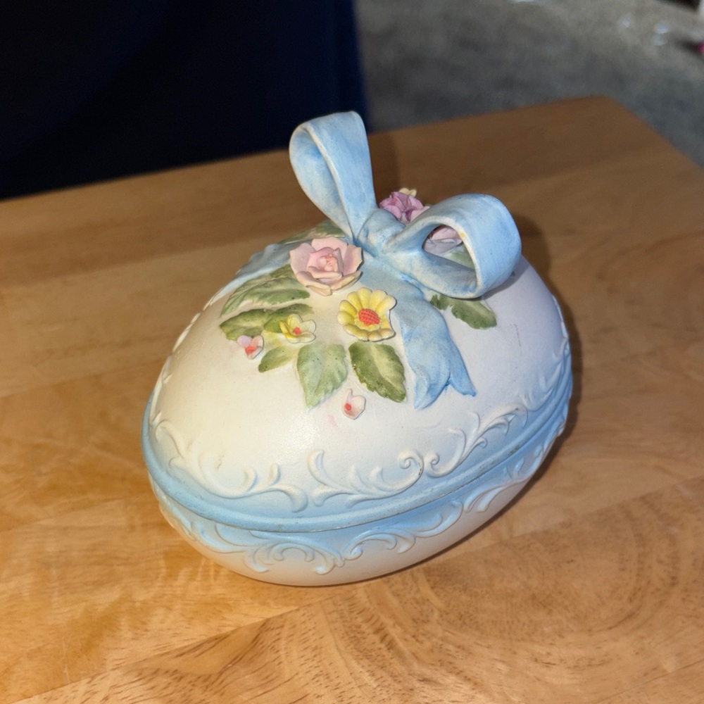 Vintage Lefton 1963 Easter Egg Trinket Box